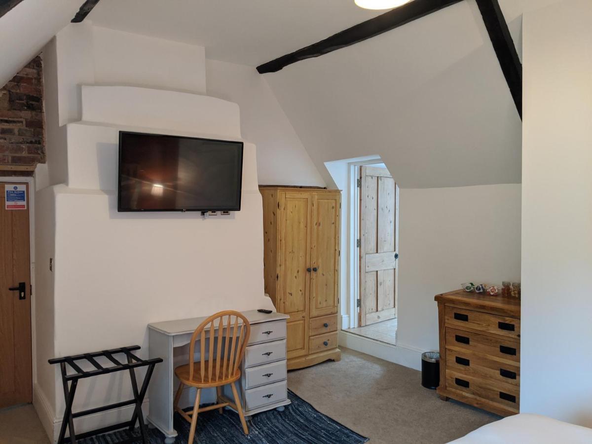 Elderbrook House 2*